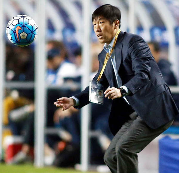 現(xiàn)任國足主帥高洪波 防水