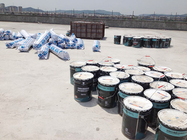 青龍綿陽長虹物流園防水項目現場 非固化涂料