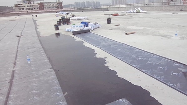 青龍綿陽長虹物流園防水項目現場 非固化涂料
