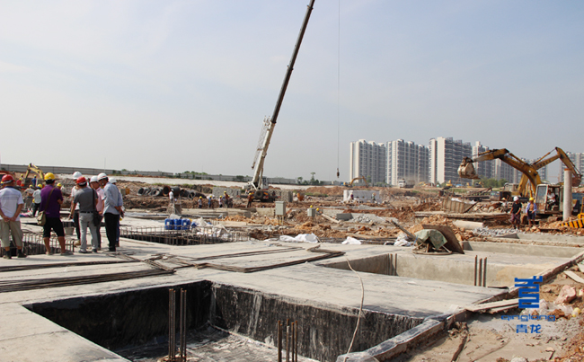 青龍防水卷材施工現場 防水材料