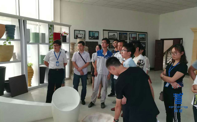 新學(xué)員參觀防水材料展廳 防水材料