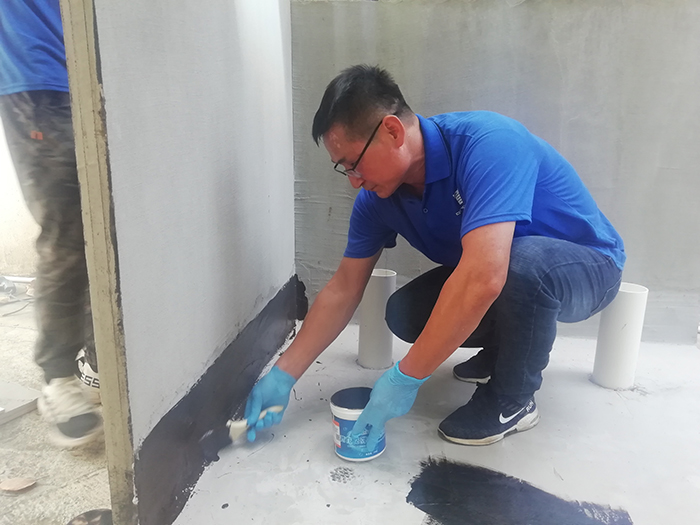 學員進行防水補漏實操培訓 防水補漏