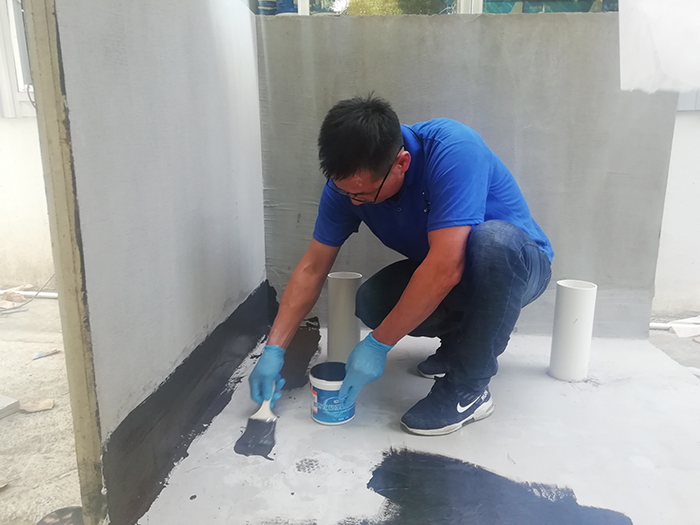 學員進行防水補漏實操培訓 防水補漏