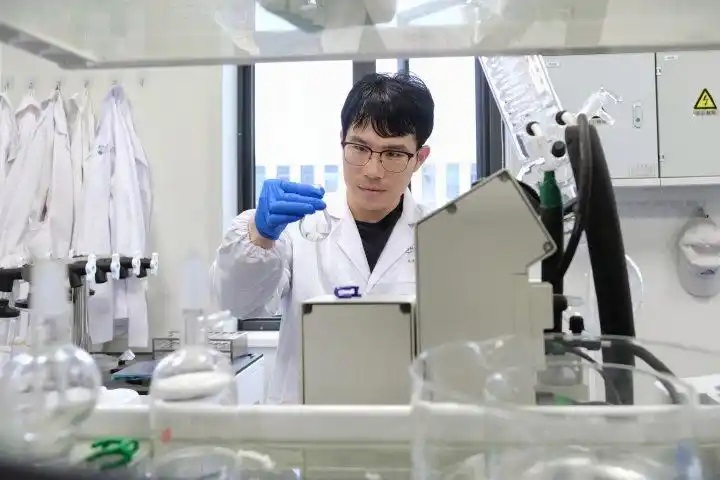 張夏衡團隊3.jpg 張夏衡團隊3.jpg