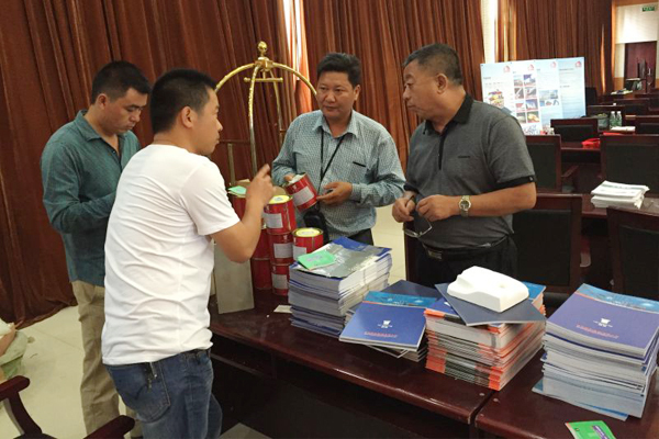 與會(huì)嘉賓對(duì)青龍公司CQ101環(huán)保防水涂料大加贊賞 海南防水