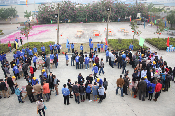 現(xiàn)場(chǎng)熱鬧的場(chǎng)景 青龍防水