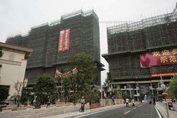 建設中的新會碧桂園。 防水卷材